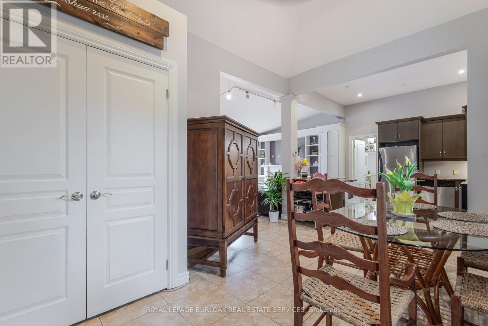 Photo 31 of 957 Beach Boulevard, Hamilton ON