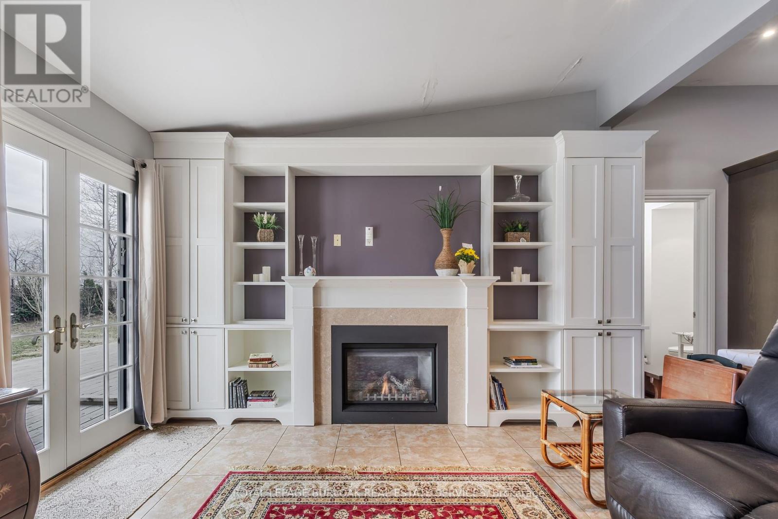 Photo 16 of 957 Beach Boulevard, Hamilton ON