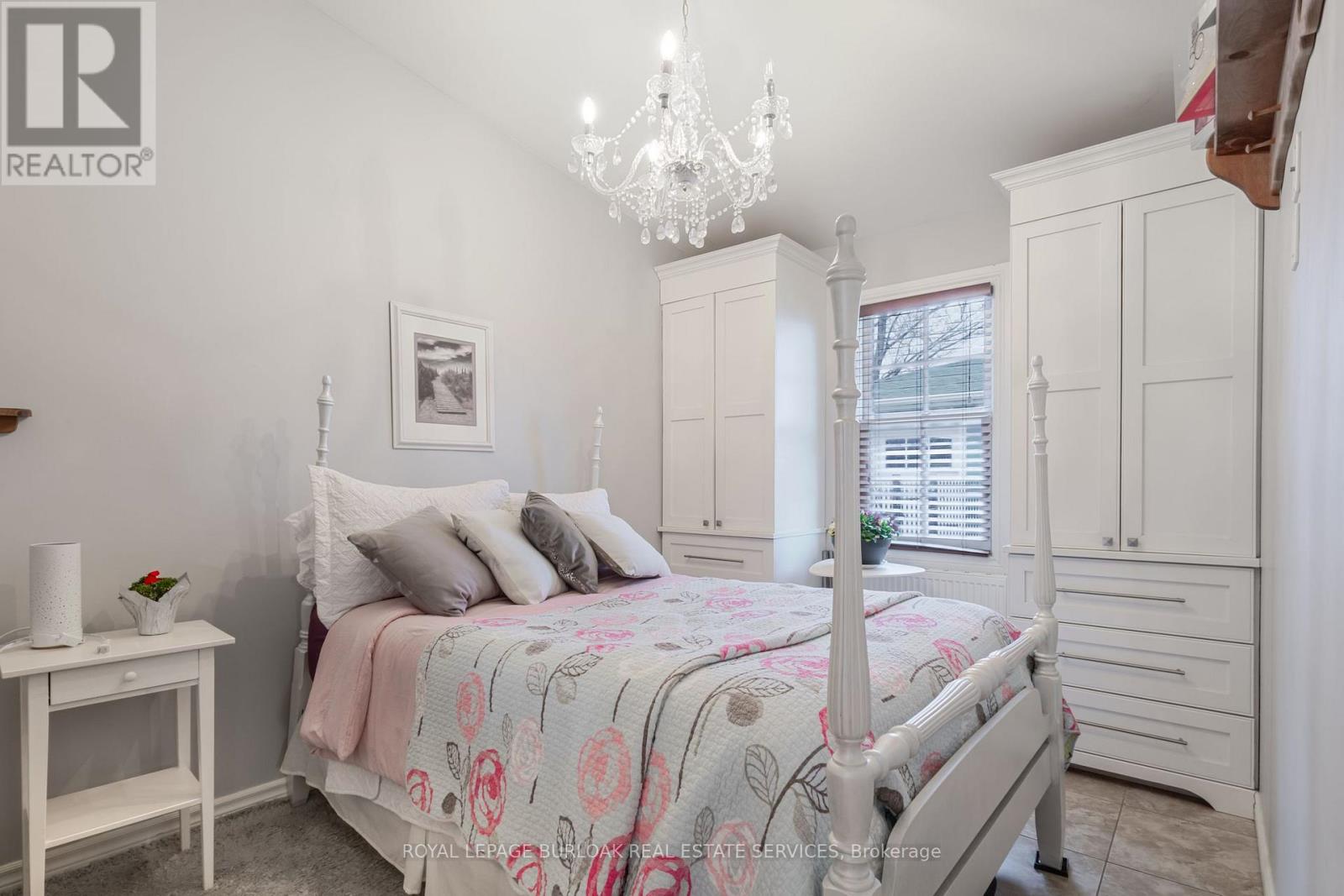Photo 33 of 957 Beach Boulevard, Hamilton ON
