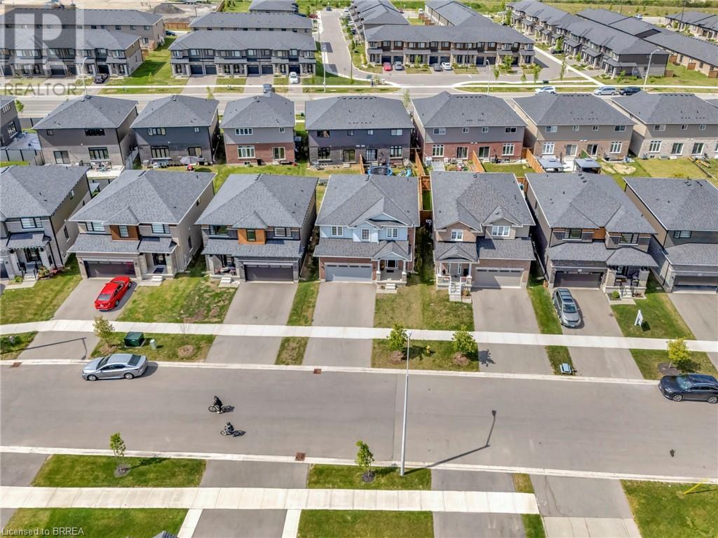 Photo 32 of 16 Cumberland Street, Brantford ON