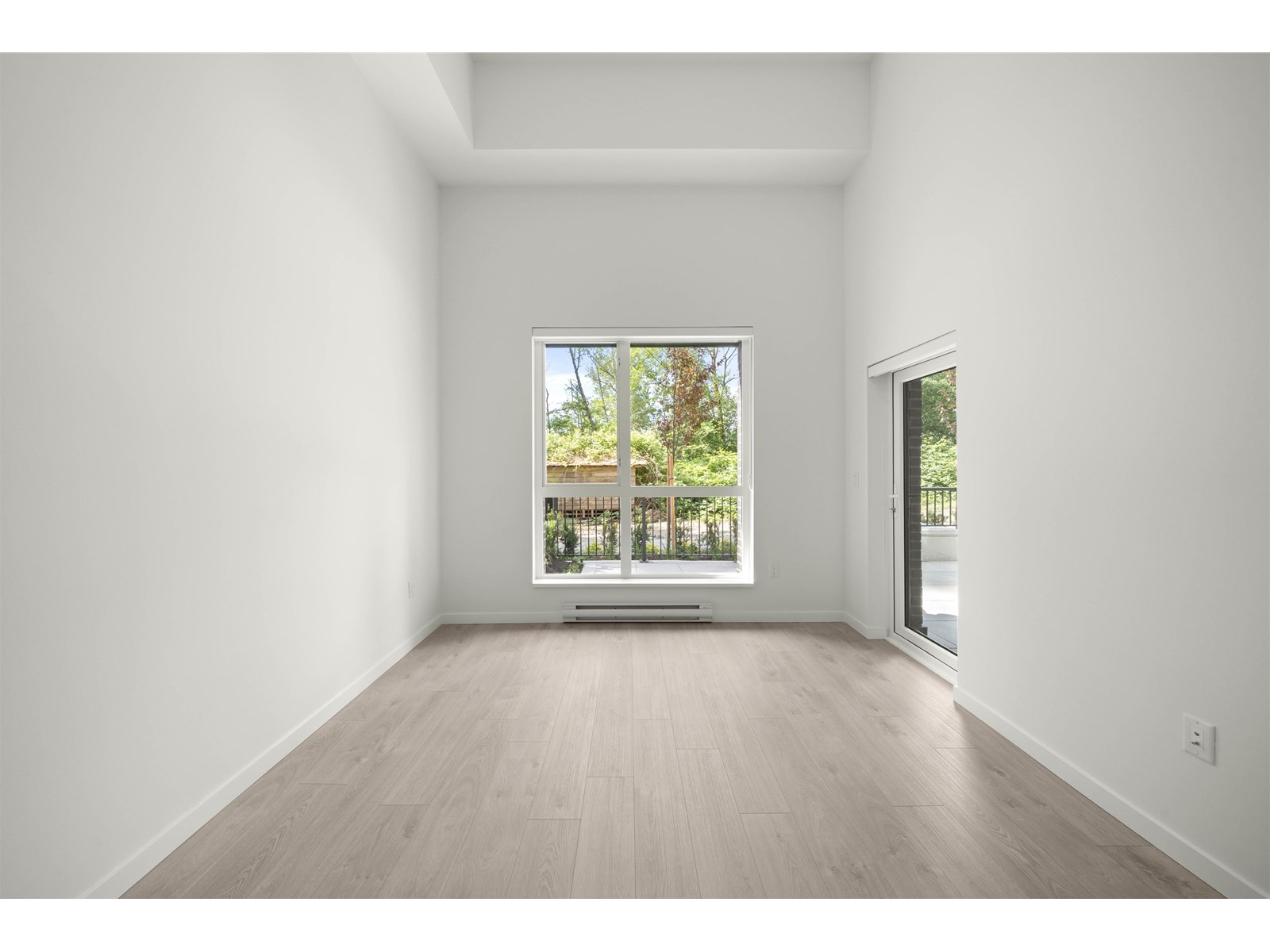 Photo 4 of 105 6585 195 A Street, Surrey BC