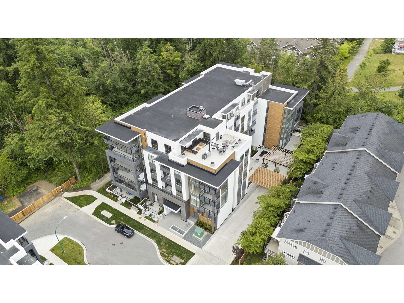 Photo 37 of 105 6585 195 A Street, Surrey BC