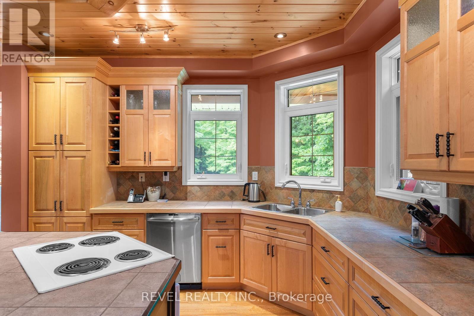 Photo 15 of 1385 Baseline Road, Springwater ON