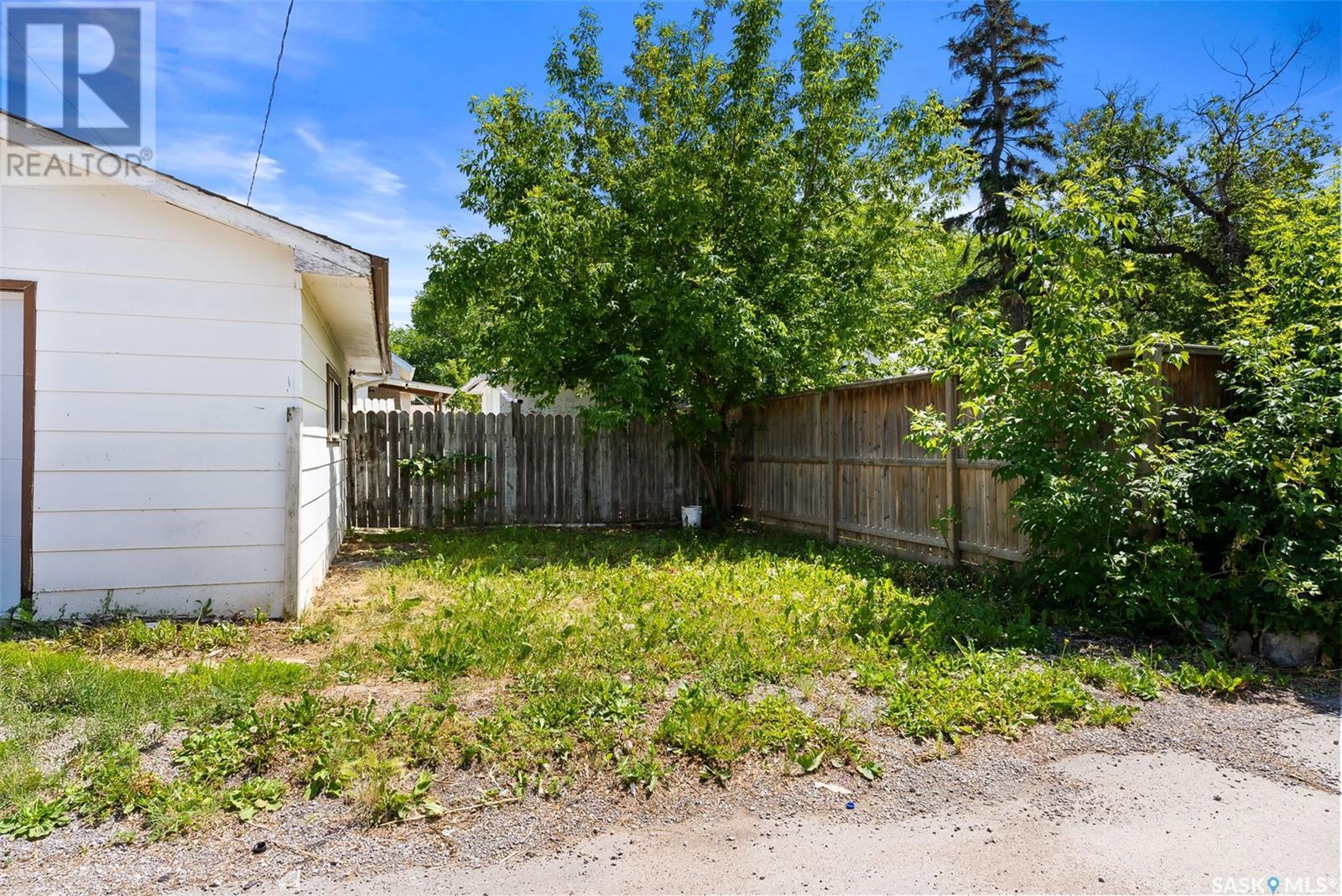 Single Family House for Sale in  Royal STREET Regina 