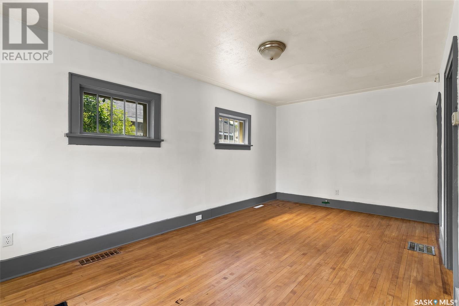 Single Family House for Sale in  Royal STREET Regina 