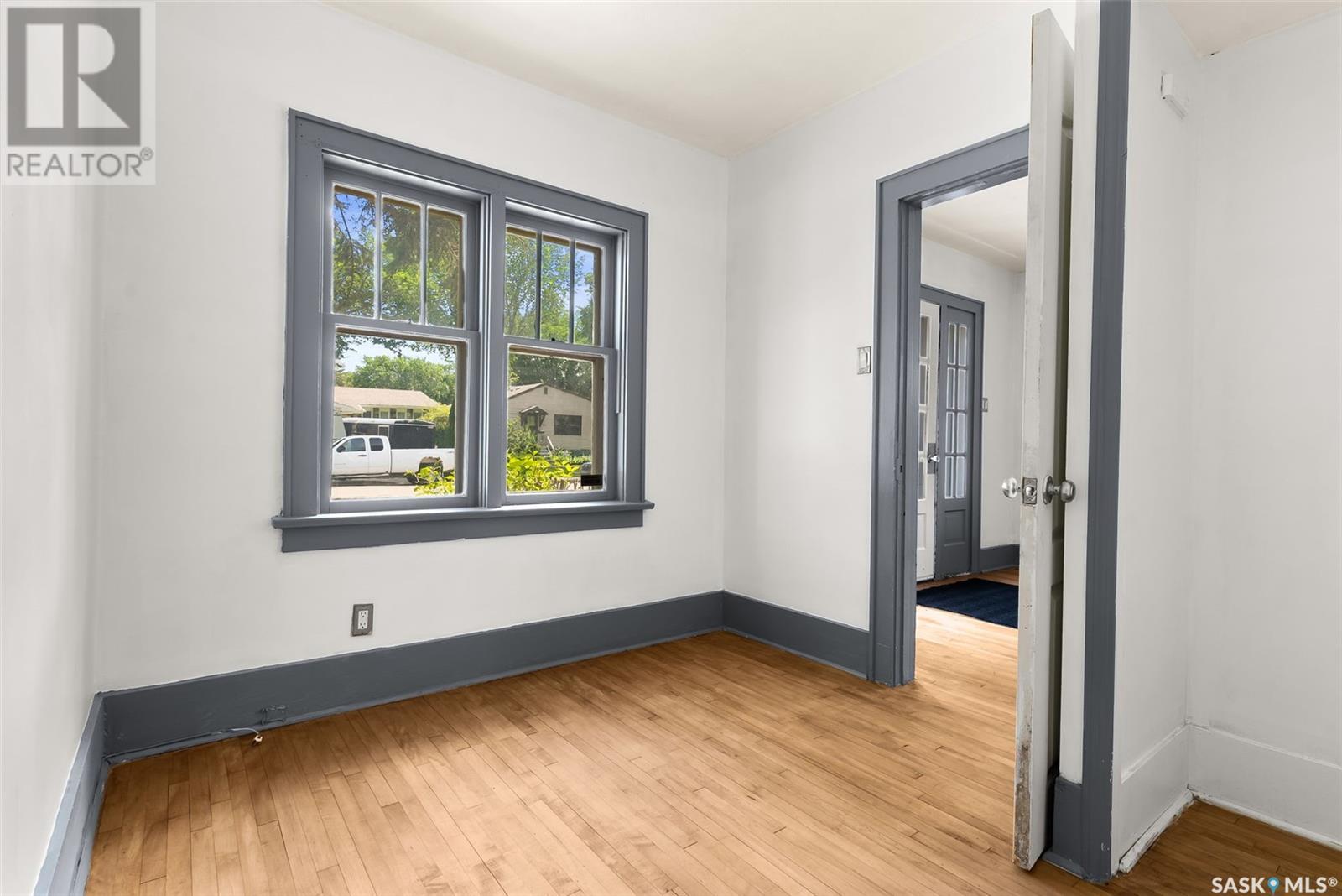 Single Family House for Sale in  Royal STREET Regina 