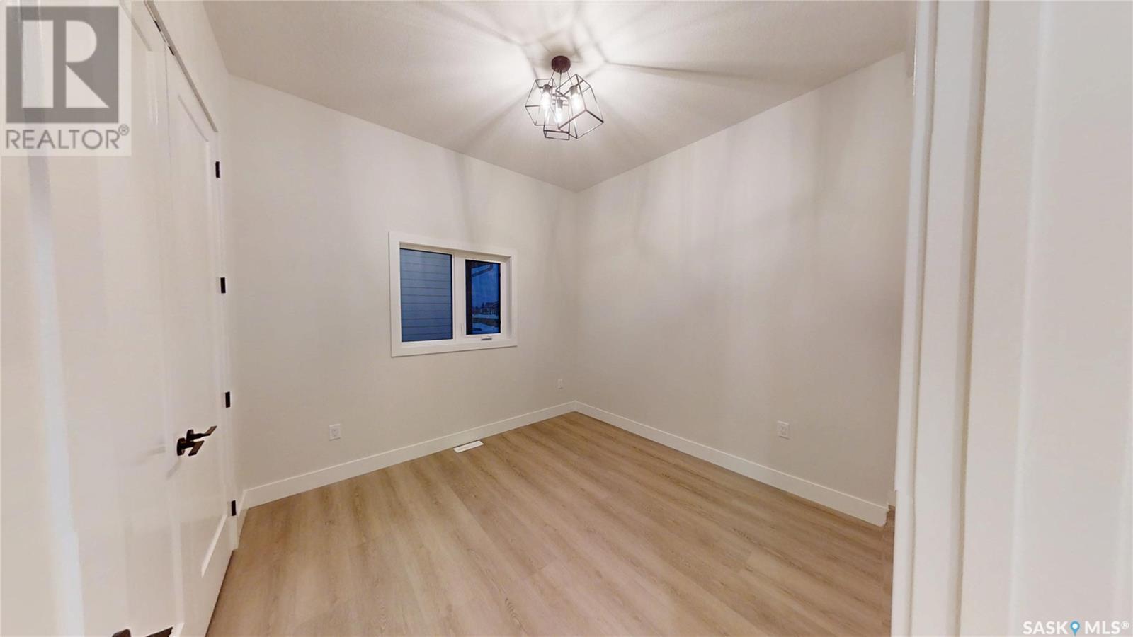 Photo 11 of 824 Ballesteros Crescent, Warman SK
