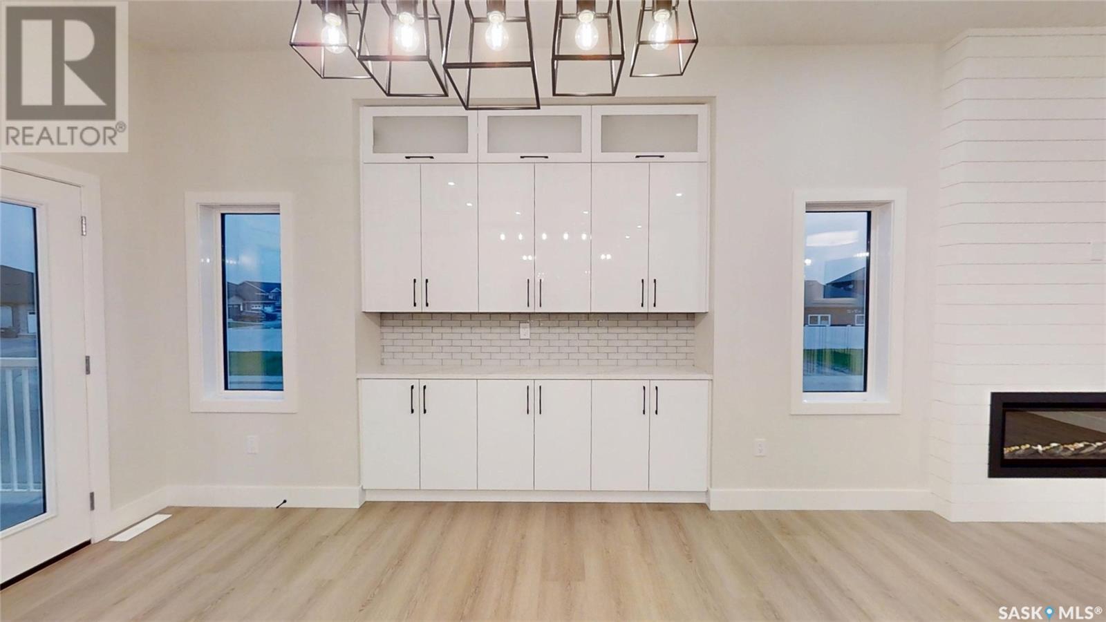 Photo 5 of 824 Ballesteros Crescent, Warman SK