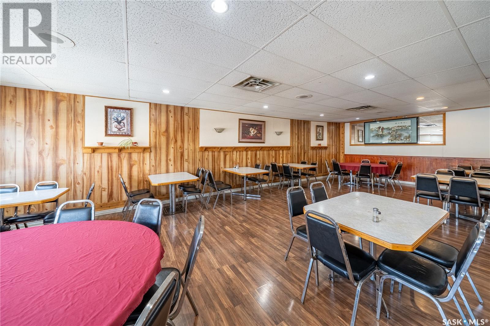 Photo 5 of 1427 11 Th Avenue, Regina SK