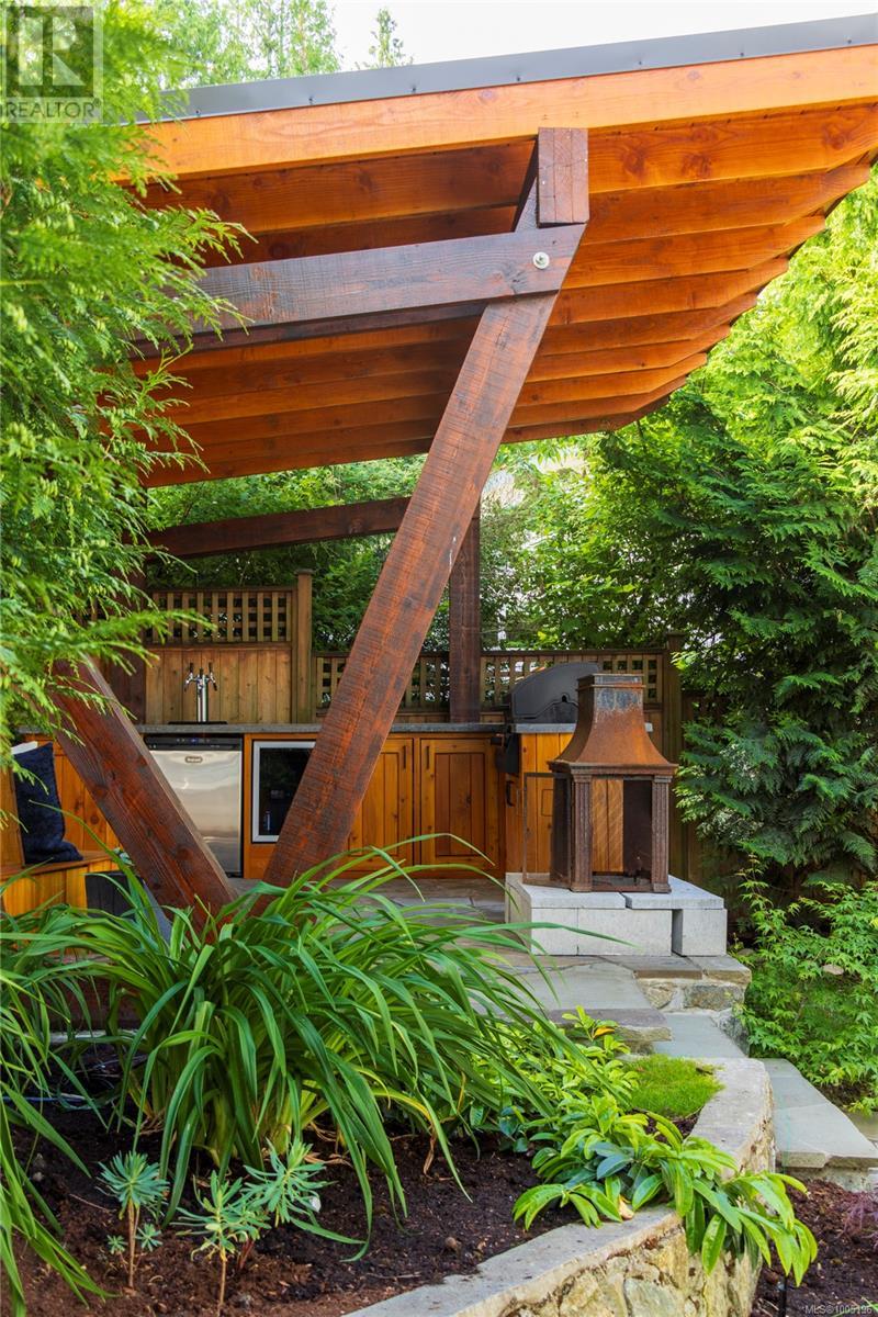 6236 Elizabeth Garden Crt, Central Saanich