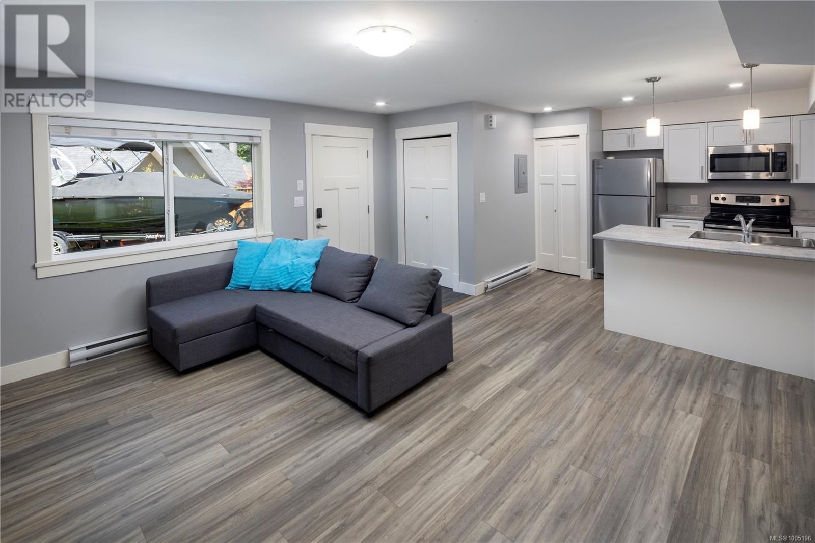 6236 Elizabeth Garden Crt, Central Saanich