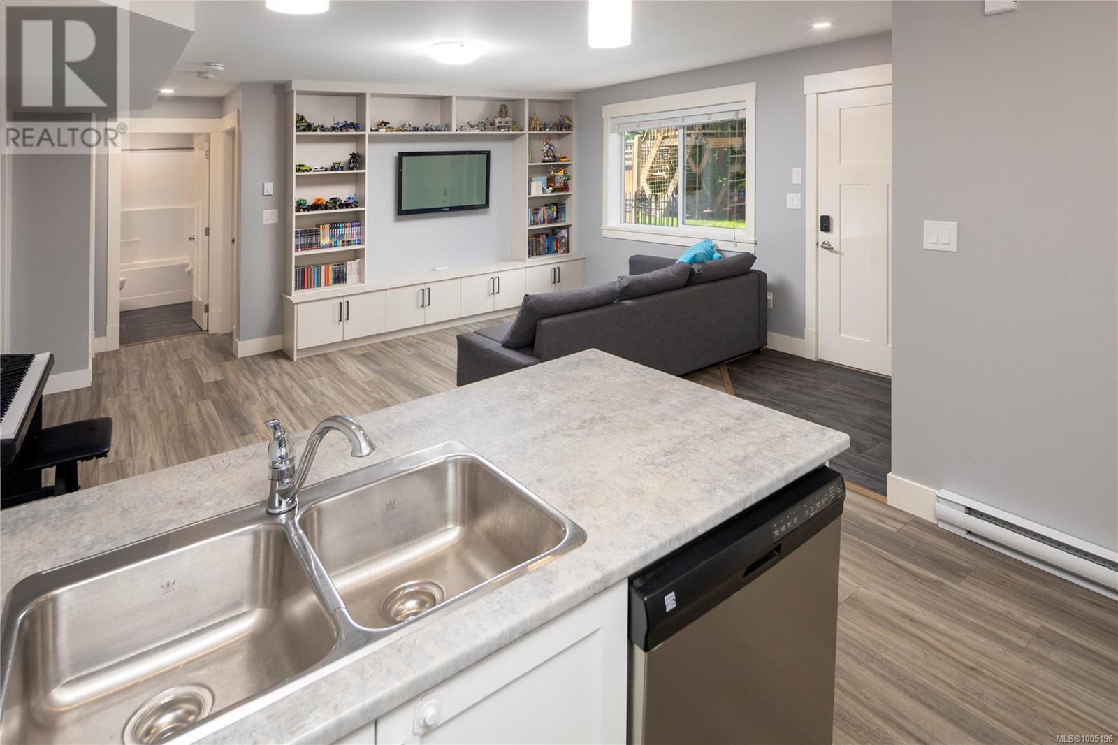6236 Elizabeth Garden Crt, Central Saanich