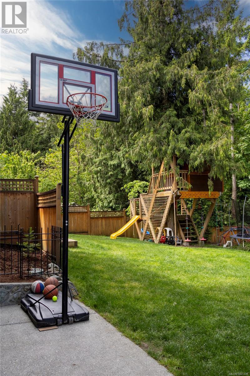6236 Elizabeth Garden Crt, Central Saanich
