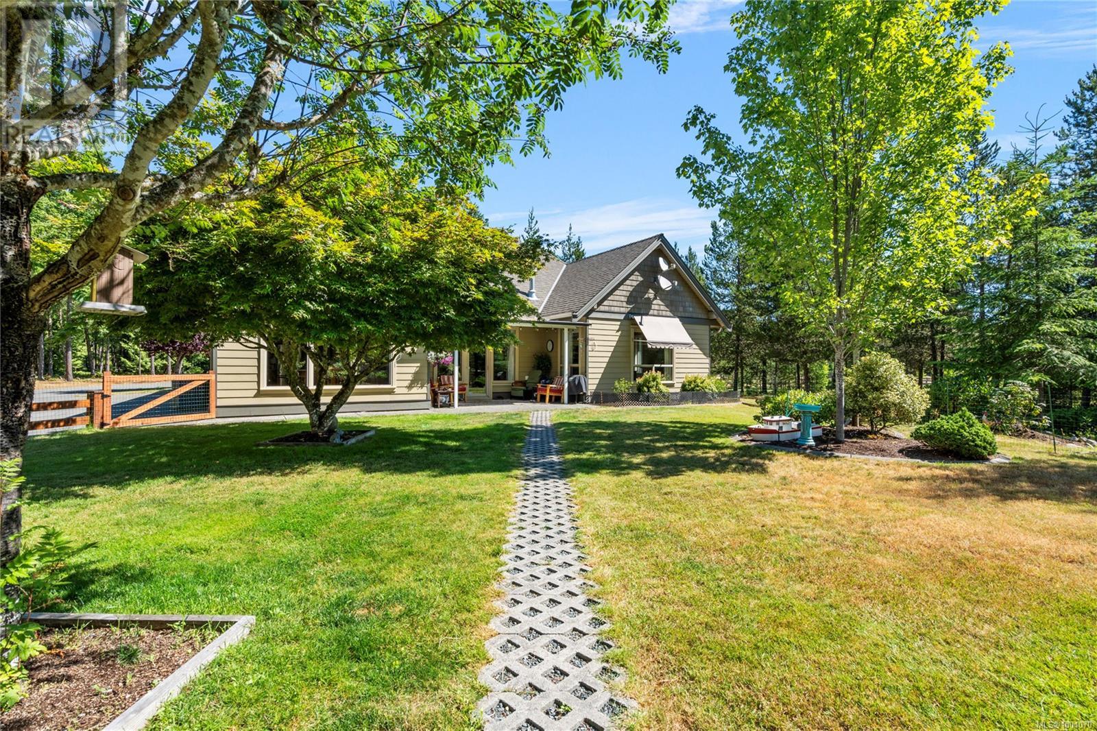 Photo 12 of 1050 Paradise Pl, Nanoose Bay BC