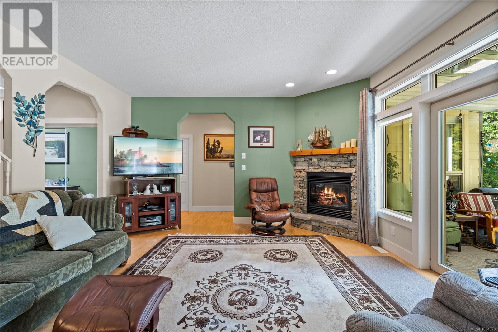 Photo 4 of 1050 Paradise Pl, Nanoose Bay BC