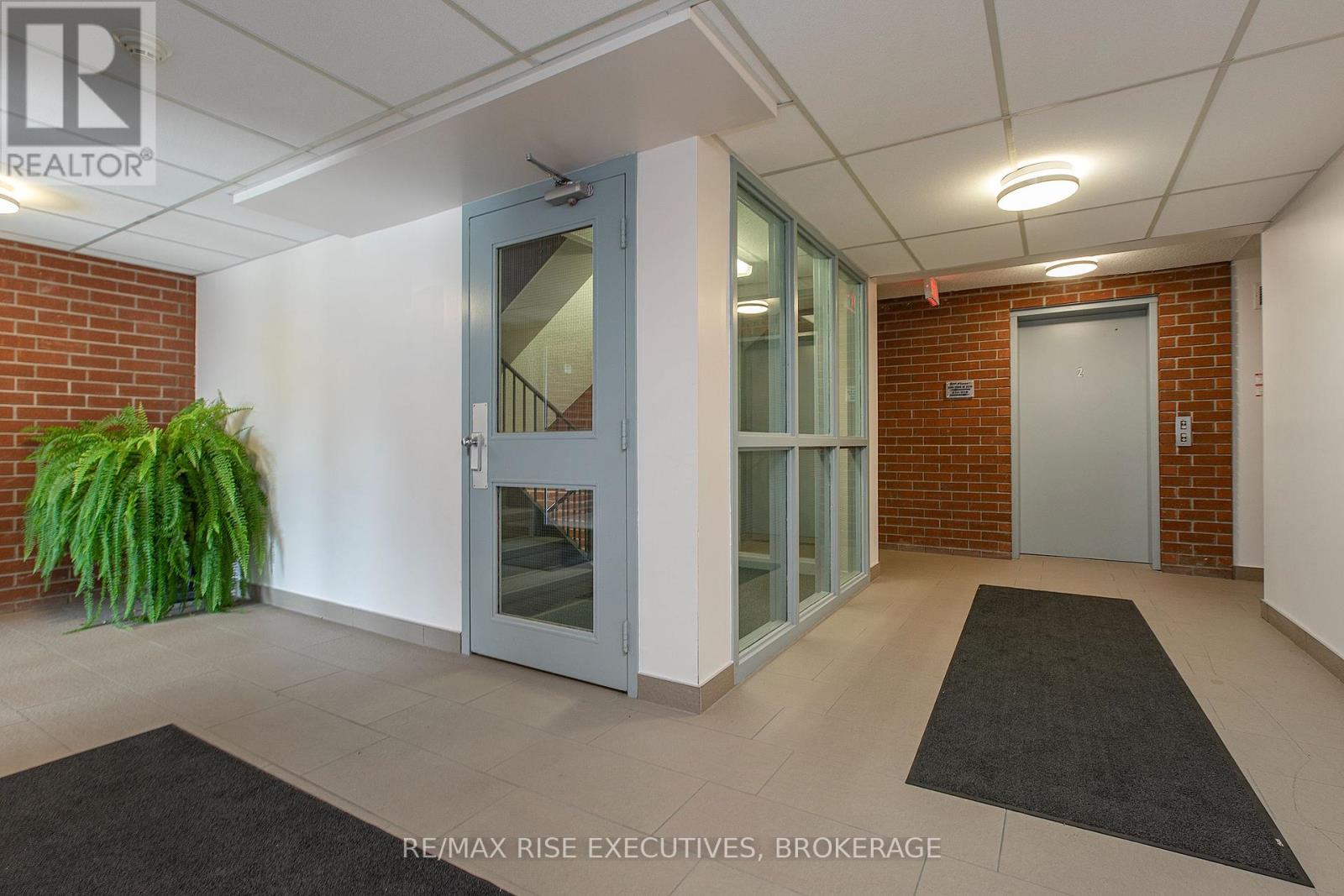 Photo 9 of 118 580 Armstrong Road, Kingston ON
