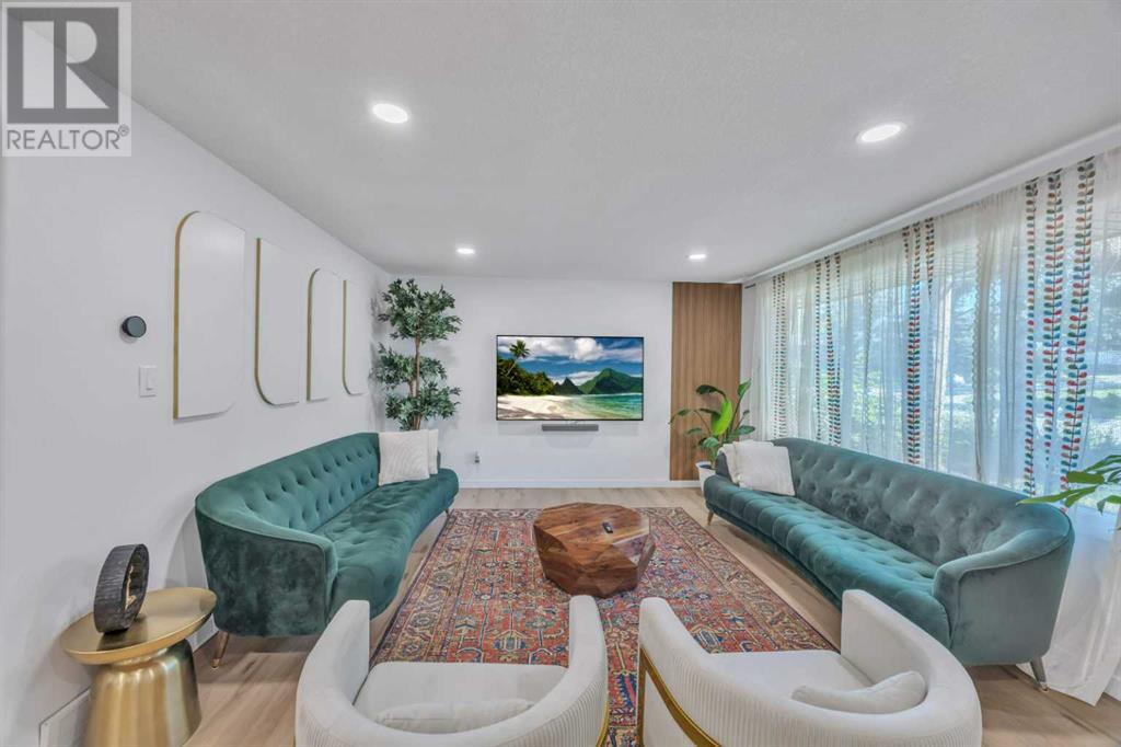 Single Family House 4 Level for Sale in  Brockington Road NW Brentwood Calgary 