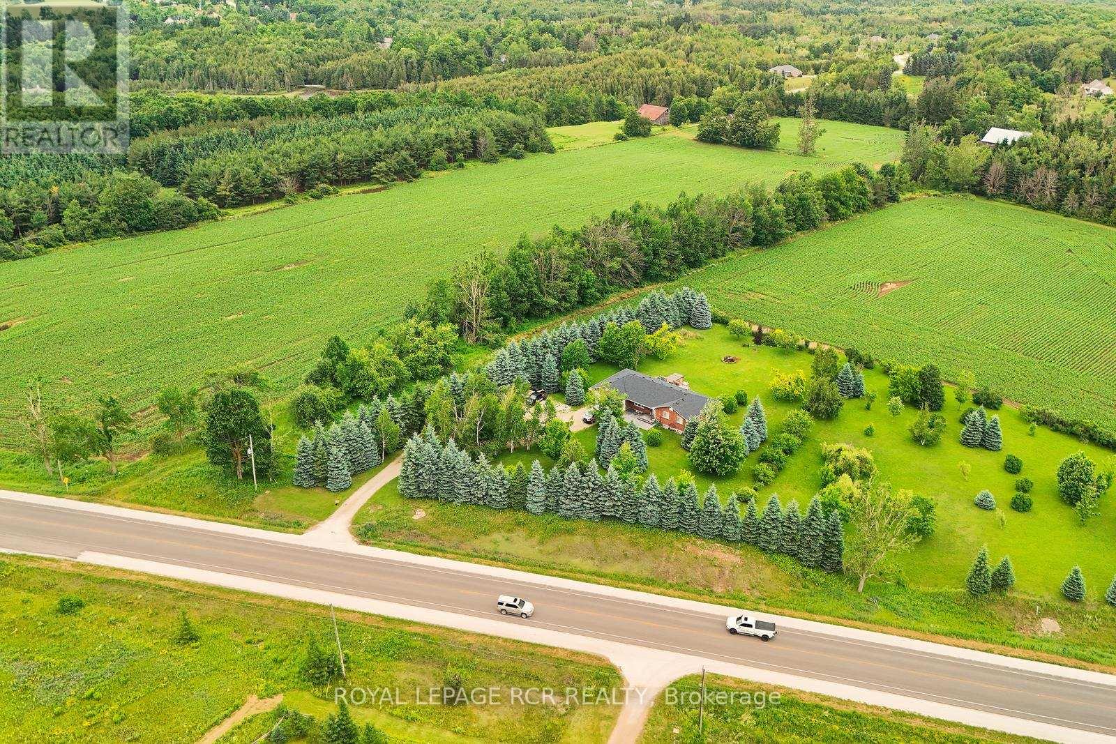 Photo 8 of 537086 Main St, Melancthon ON