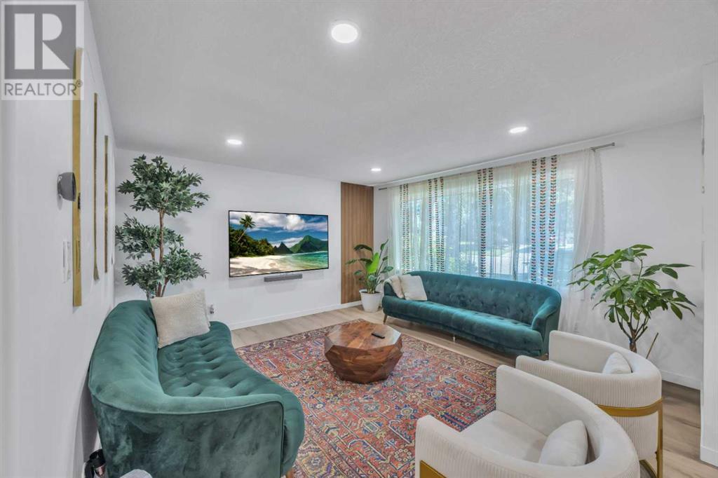 Single Family House 4 Level for Sale in  Brockington Road NW Brentwood Calgary 