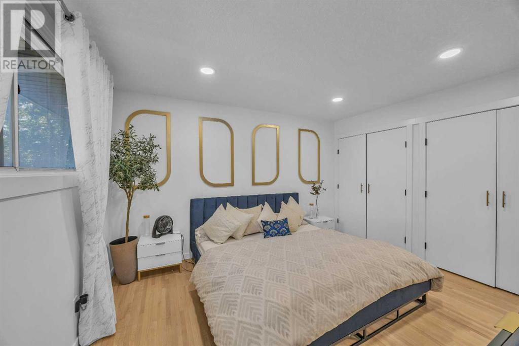 Single Family House 4 Level for Sale in  Brockington Road NW Brentwood Calgary 