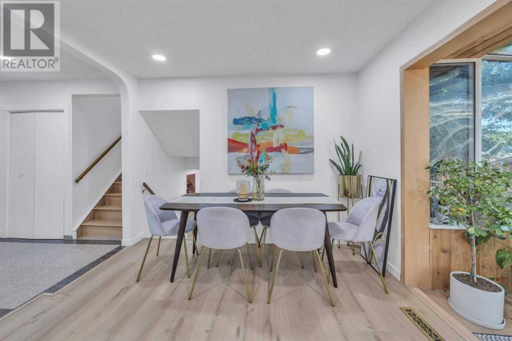 Single Family House 4 Level for Sale in  Brockington Road NW Brentwood Calgary 