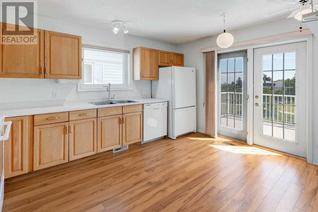 Single Family House for Sale in  Macewan Ridge Villas NW MacEwan Glen Calgary 