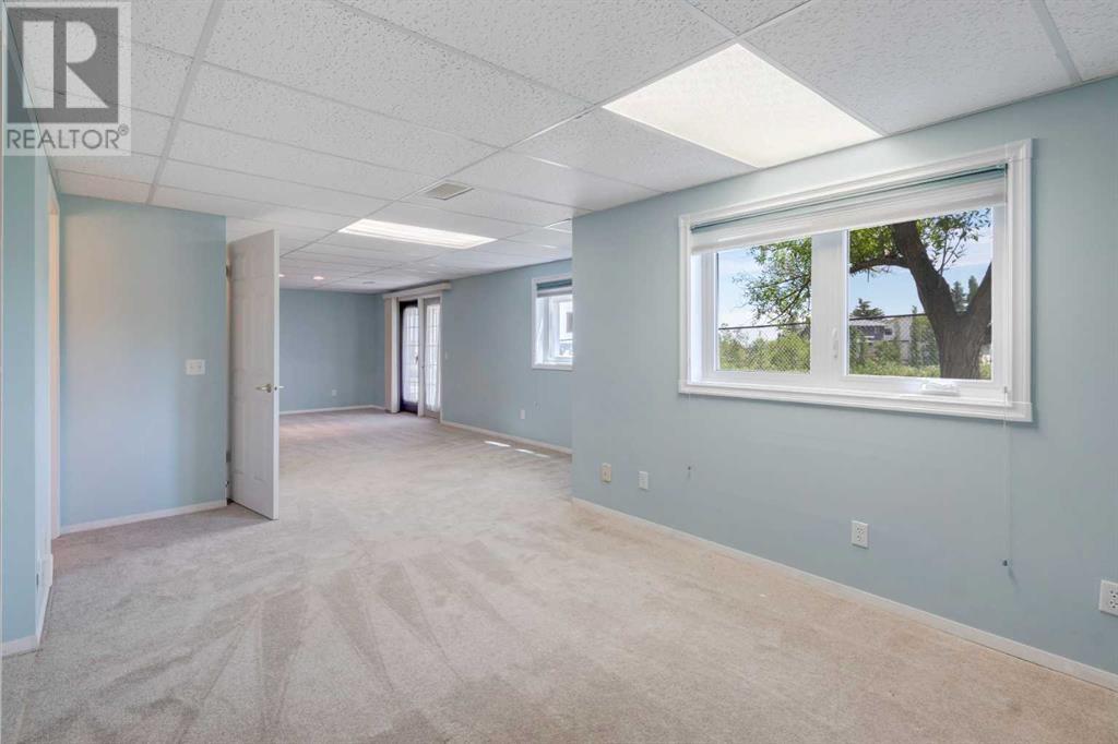 Single Family House for Sale in  Macewan Ridge Villas NW MacEwan Glen Calgary 