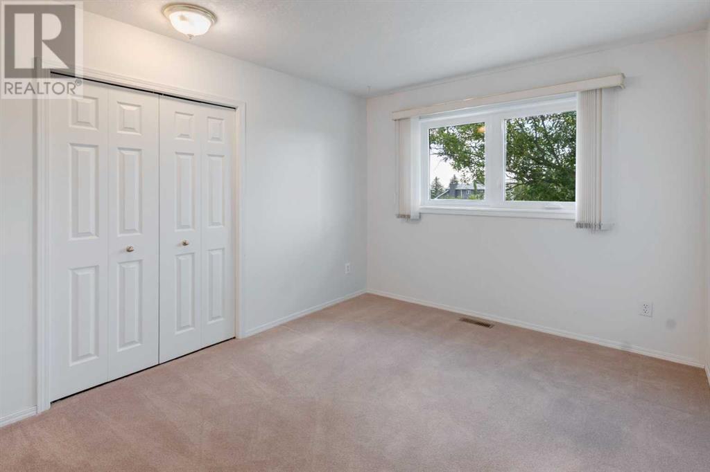 Single Family House for Sale in  Macewan Ridge Villas NW MacEwan Glen Calgary 