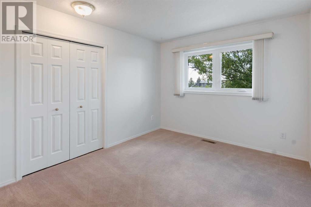 Single Family House for Sale in  Macewan Ridge Villas NW MacEwan Glen Calgary 