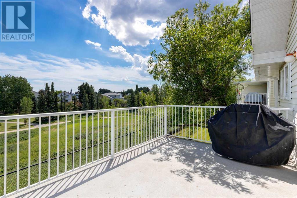 Single Family House for Sale in  Macewan Ridge Villas NW MacEwan Glen Calgary 