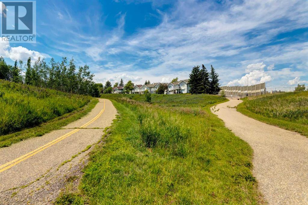 Single Family House for Sale in  Macewan Ridge Villas NW MacEwan Glen Calgary 