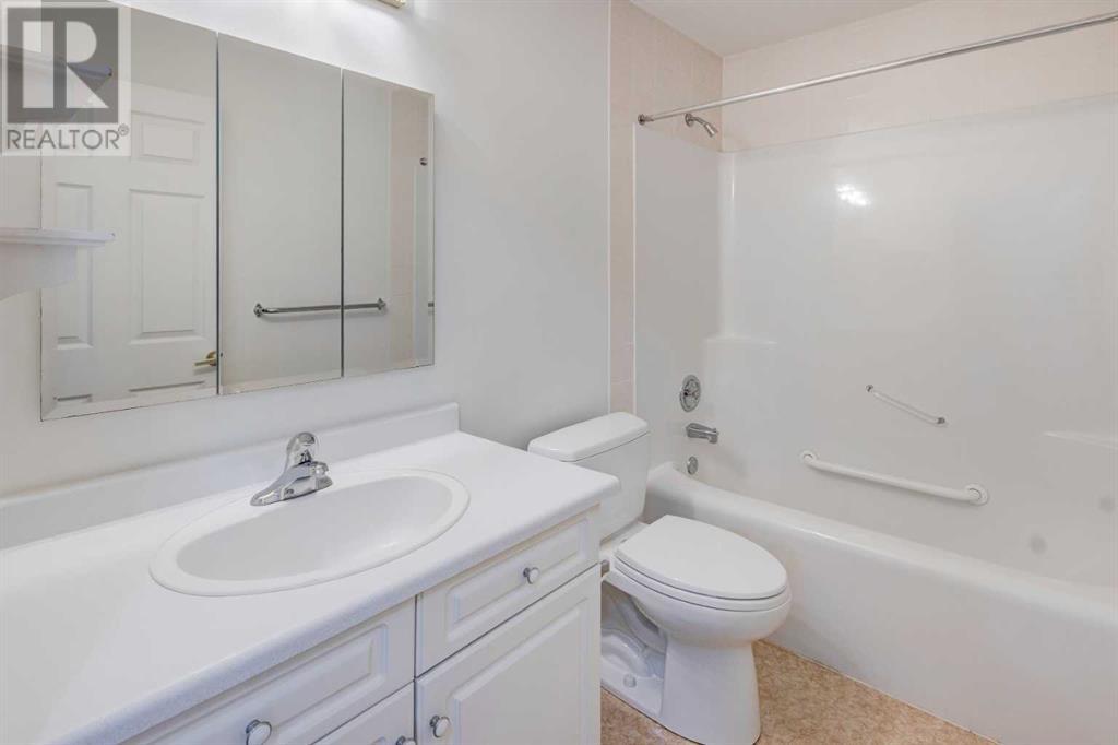 Single Family House for Sale in  Macewan Ridge Villas NW MacEwan Glen Calgary 