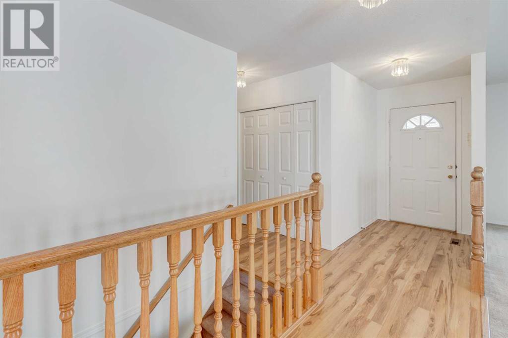 Single Family House for Sale in  Macewan Ridge Villas NW MacEwan Glen Calgary 