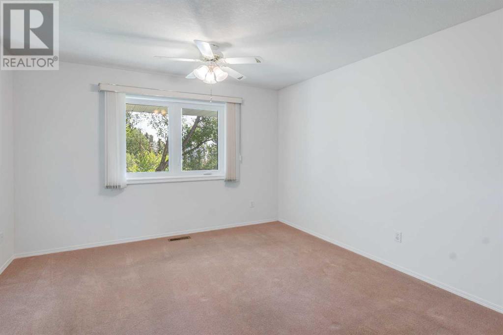 Single Family House for Sale in  Macewan Ridge Villas NW MacEwan Glen Calgary 