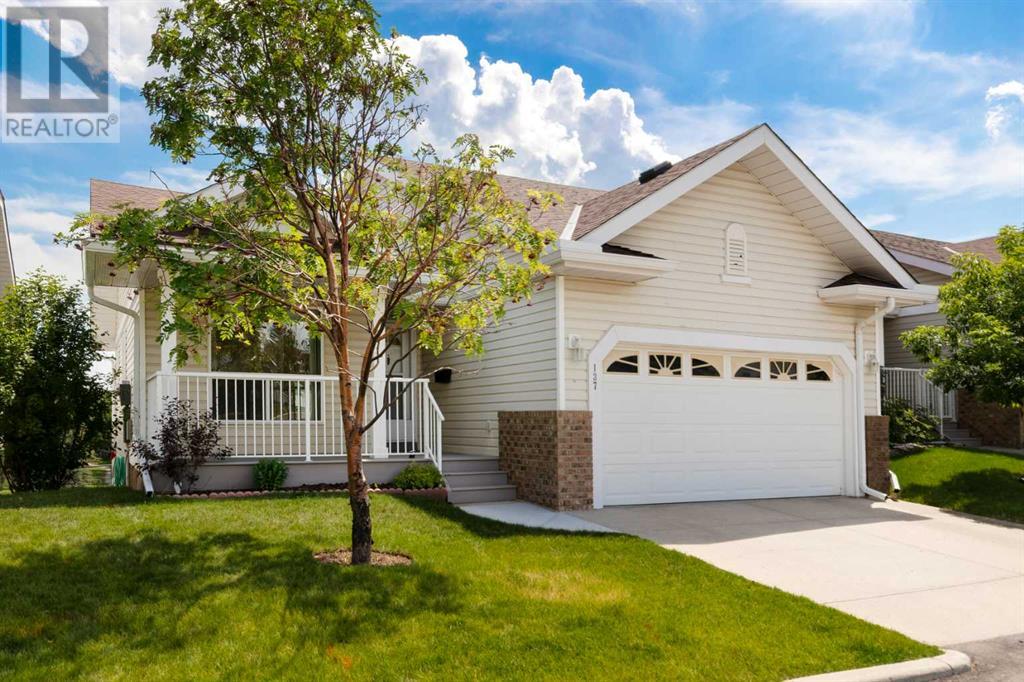 Single Family House for Sale in  Macewan Ridge Villas NW MacEwan Glen Calgary 