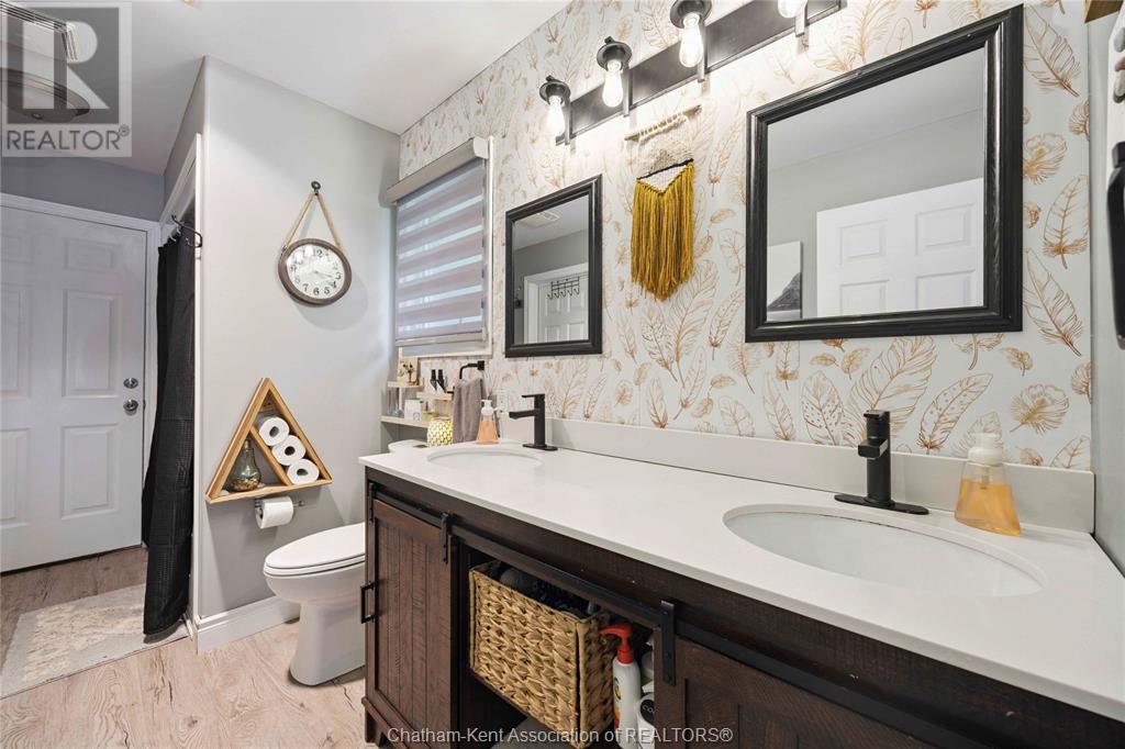 Photo 24 of 260 Trerice Street East, Dresden ON