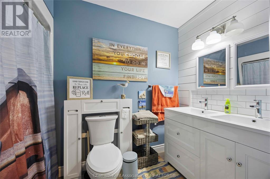 Photo 30 of 260 Trerice Street East, Dresden ON