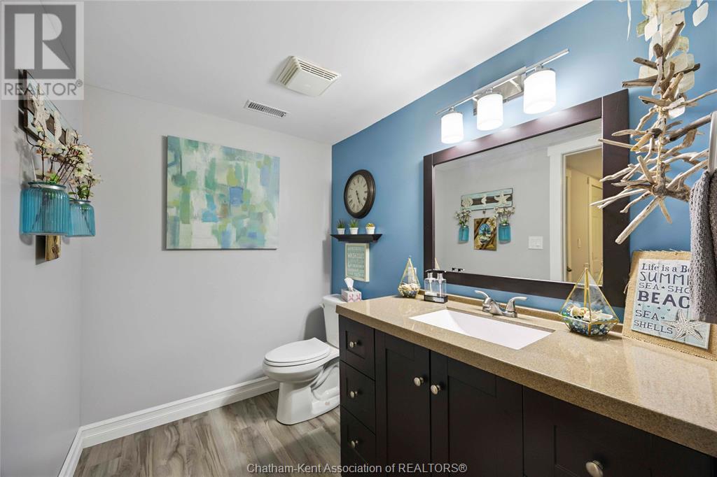 Photo 35 of 260 Trerice Street East, Dresden ON