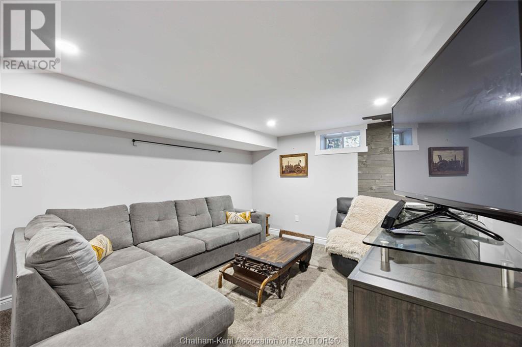 Photo 42 of 260 Trerice Street East, Dresden ON