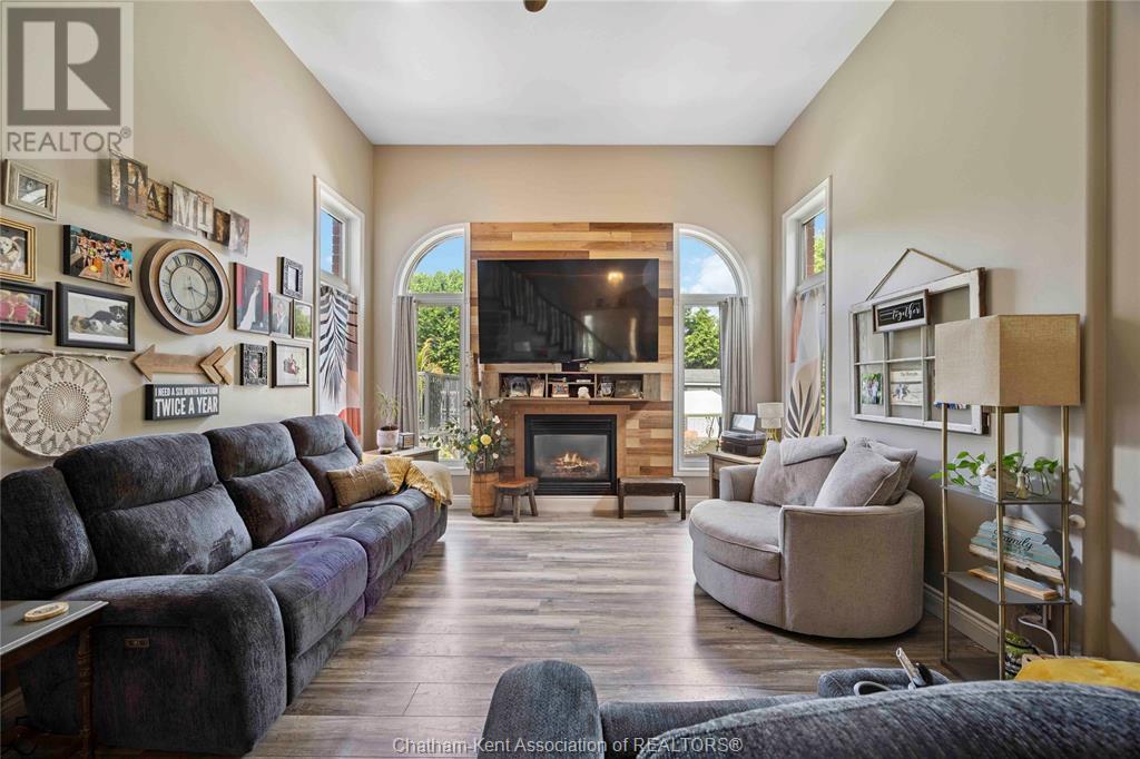 Photo 6 of 260 Trerice Street East, Dresden ON