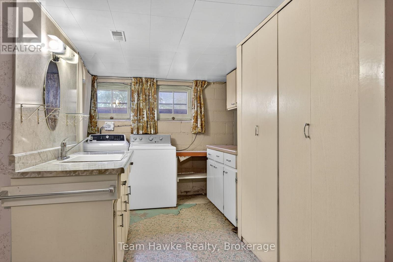 Photo 30 of 828 Hugel Avenue, Midland ON