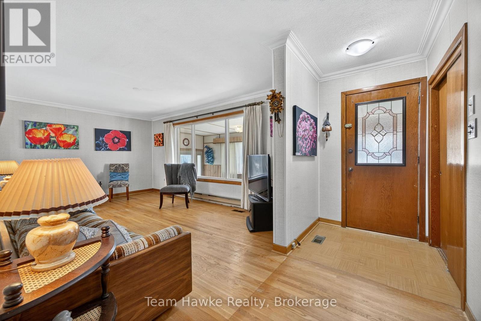 Photo 9 of 828 Hugel Avenue, Midland ON