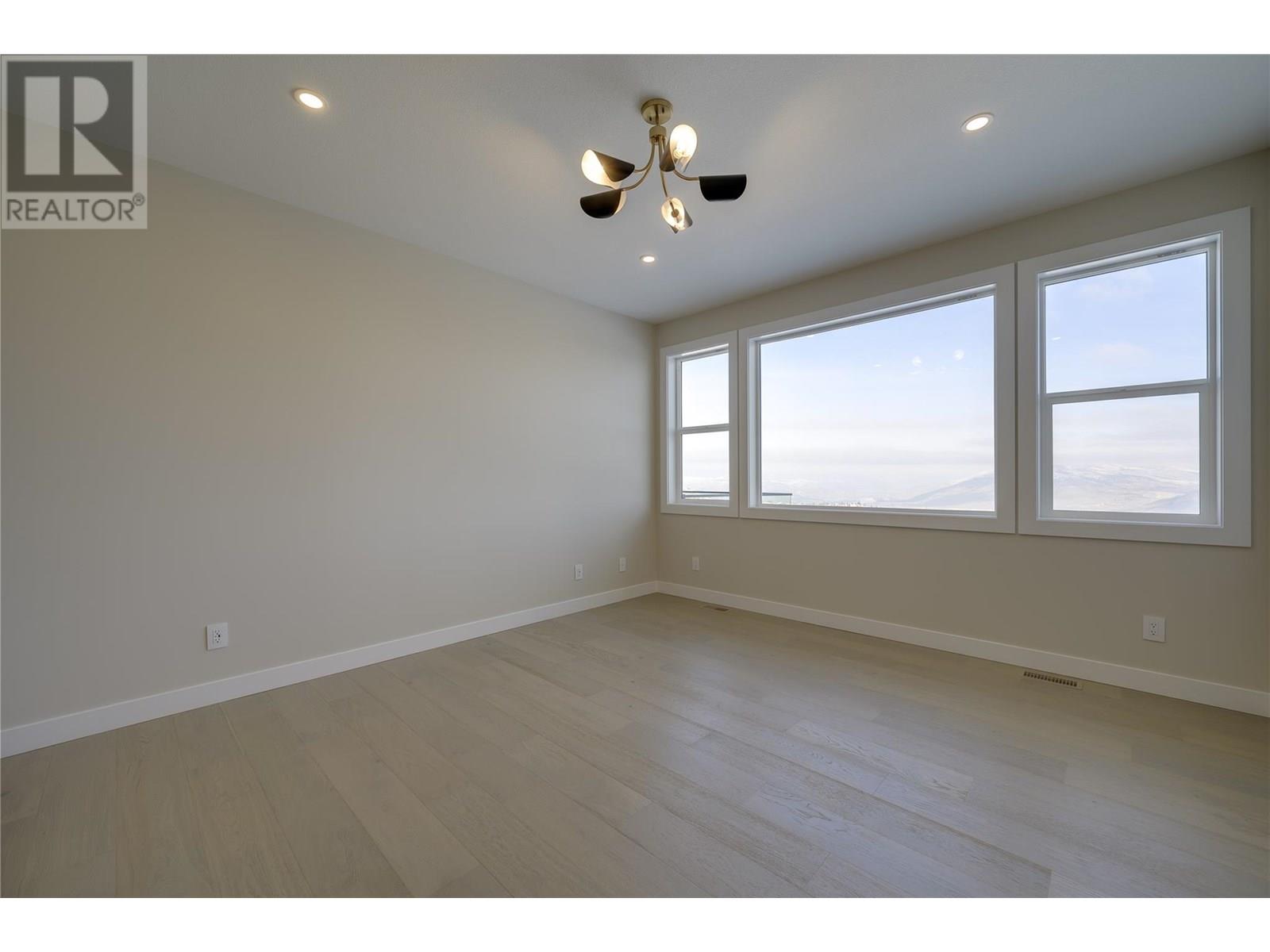 2138 LINFIELD Drive, Kamloops