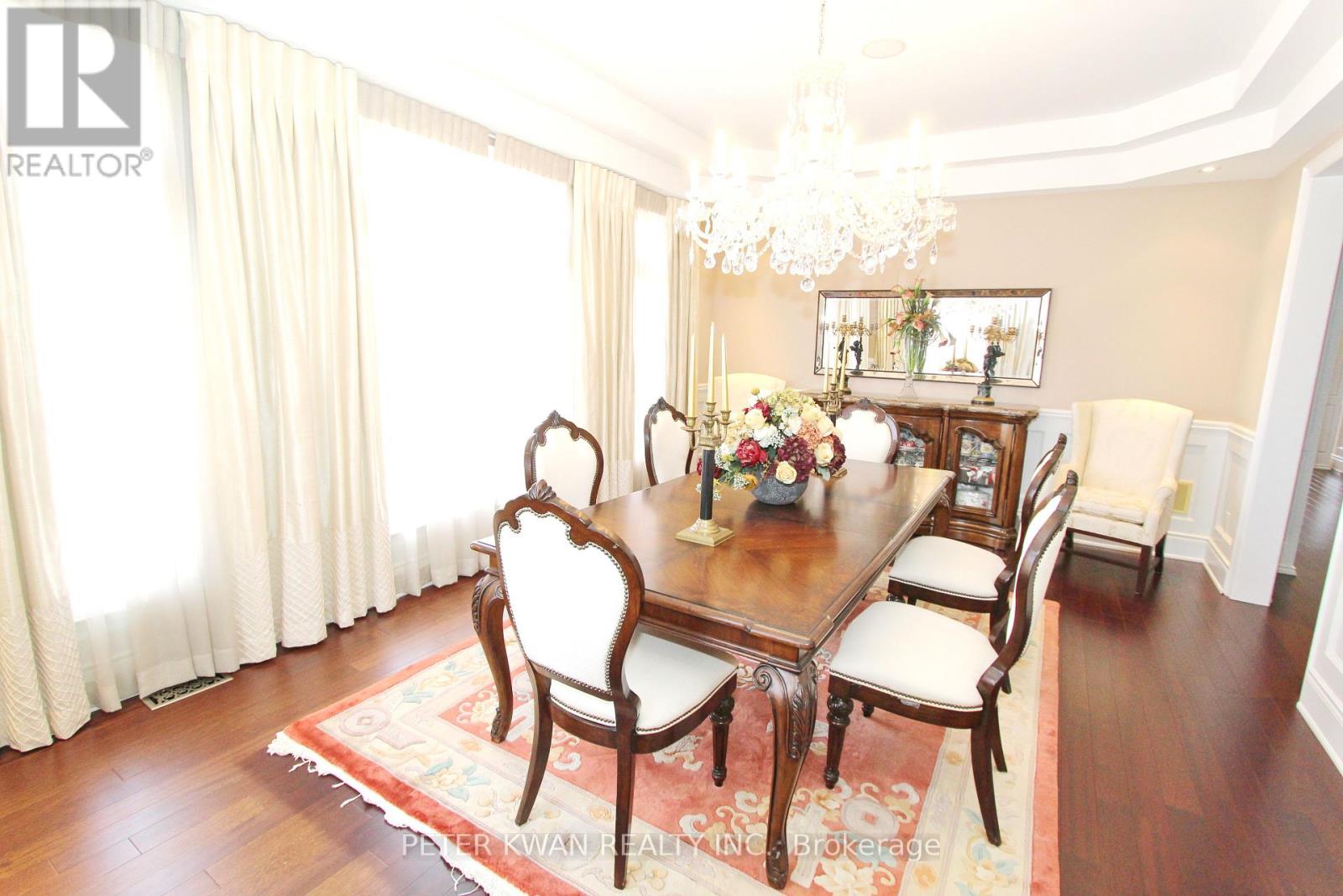 Photo 20 of 123 Carisbrooke Circle, Aurora ON