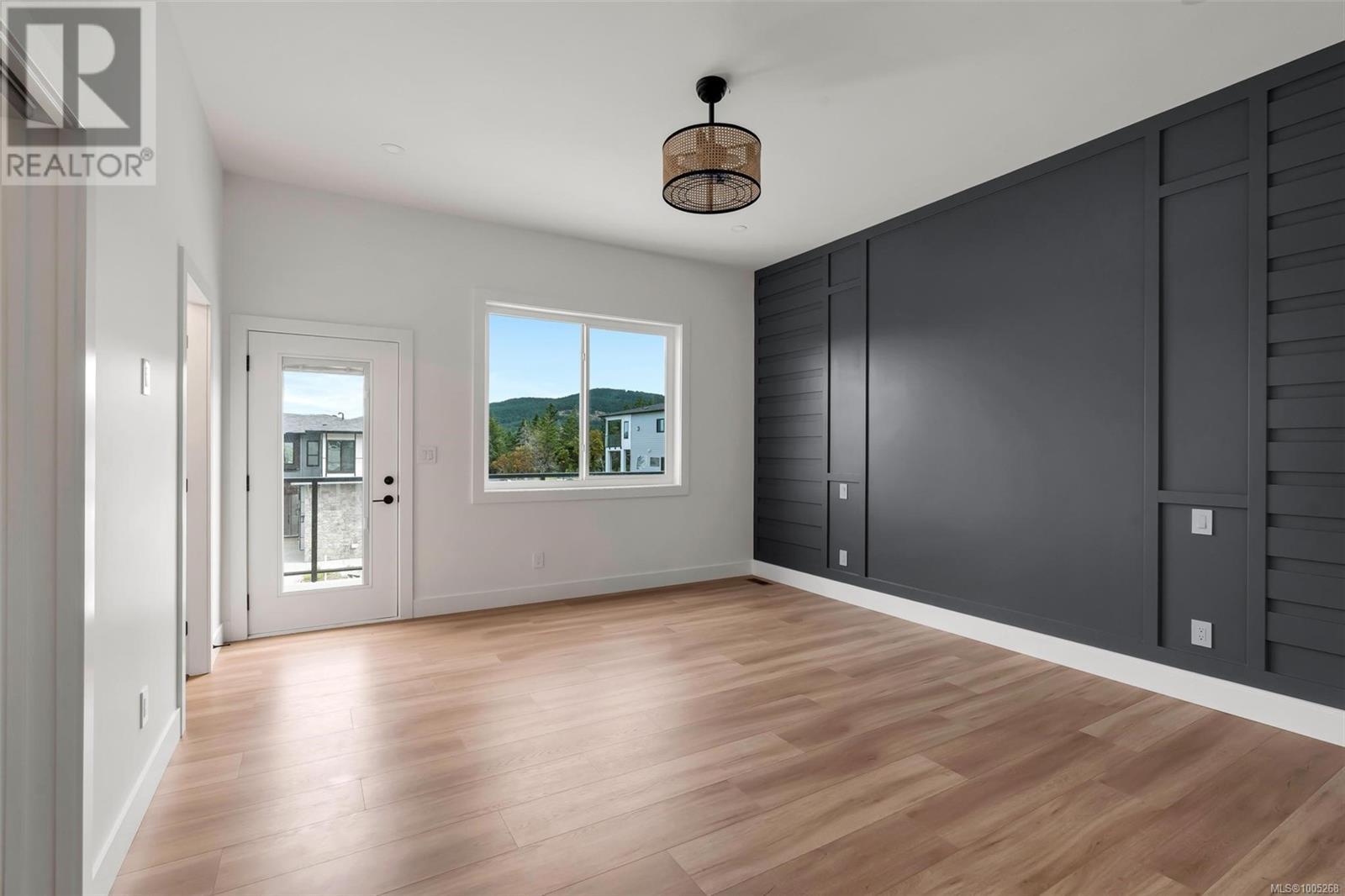 Photo 2 of 3321 Woodrush Dr, Duncan BC