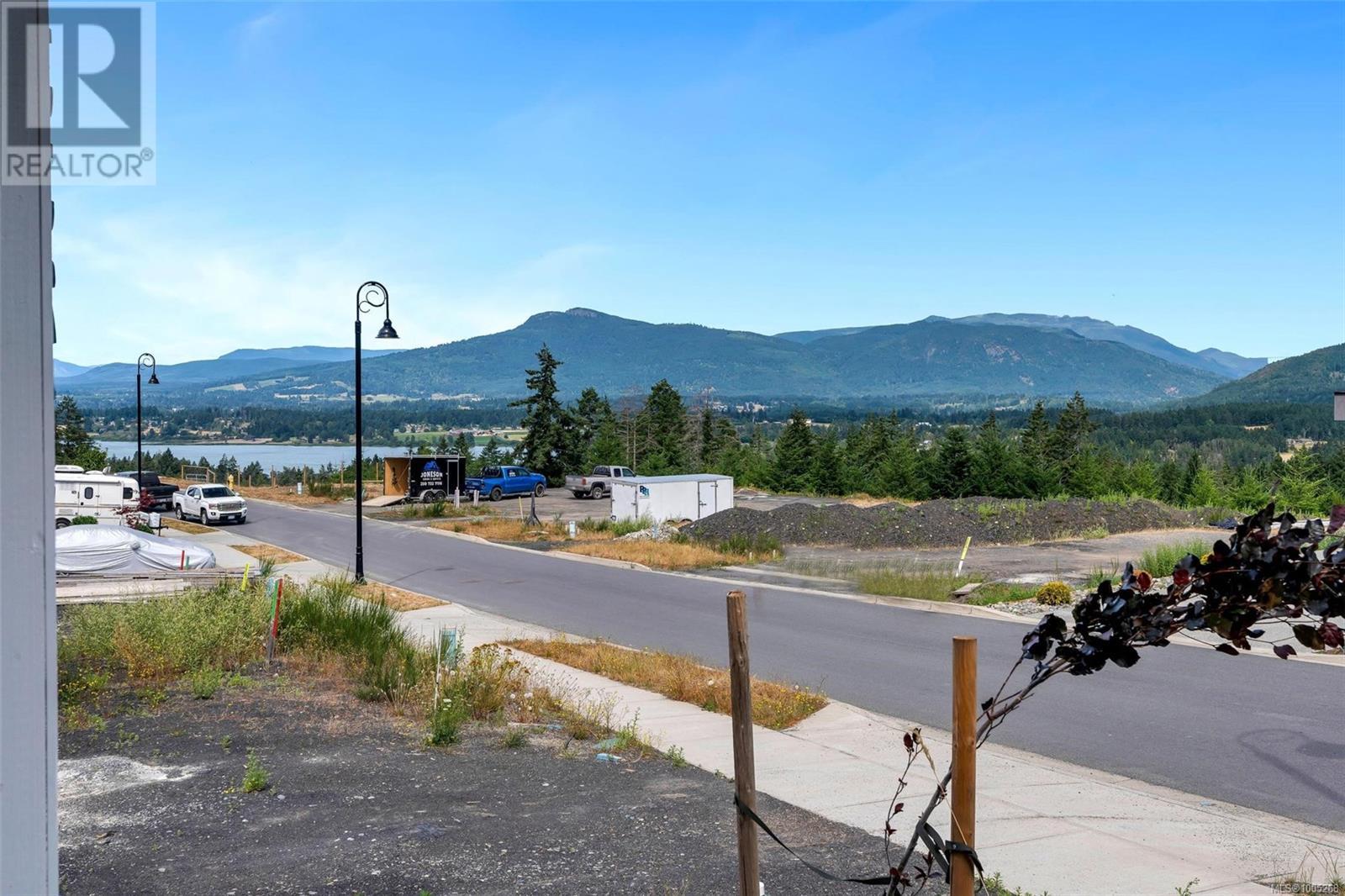 Photo 6 of 3321 Woodrush Dr, Duncan BC