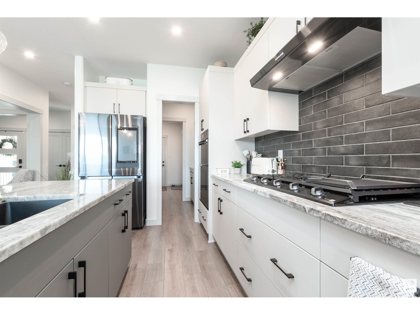 Photo 3 of 57 Savoy Cr, Sherwood Park AB