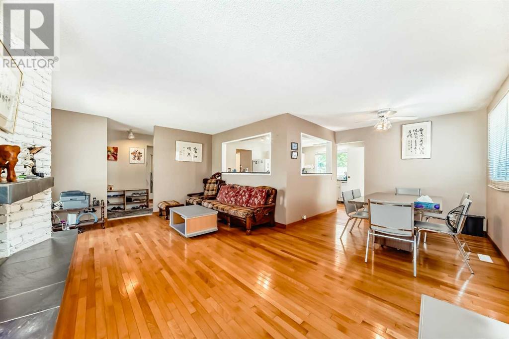 Single Family House Bungalow for Sale in  Dalhurst Way NW Dalhousie Calgary 