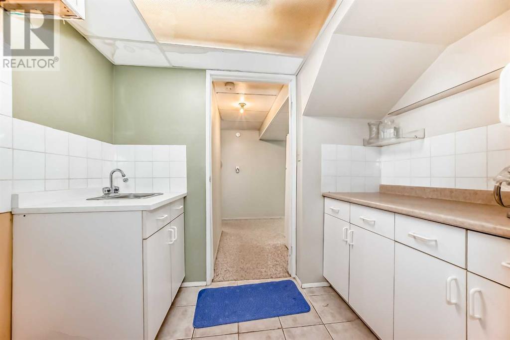 Single Family House Bungalow for Sale in  Dalhurst Way NW Dalhousie Calgary 