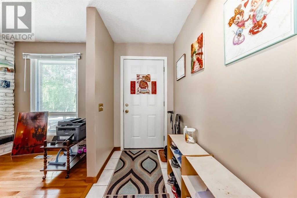 Single Family House Bungalow for Sale in  Dalhurst Way NW Dalhousie Calgary 